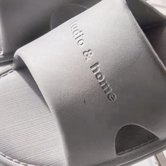 Slippers for Women and Men Quick Drying Slide Sandal (used) - Picture 4 of 4